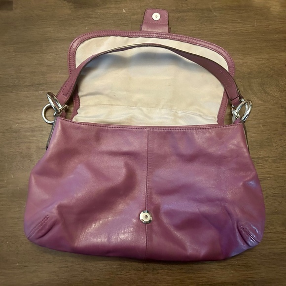 Coach Coach F17217 Hampton Baguette Sufflette - Picture 2 of 7